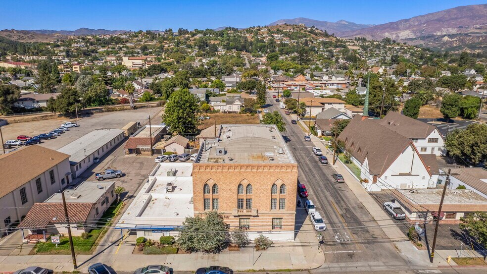 More Photos Of 102 N 7th St, Santa Paula Specialty For Sale