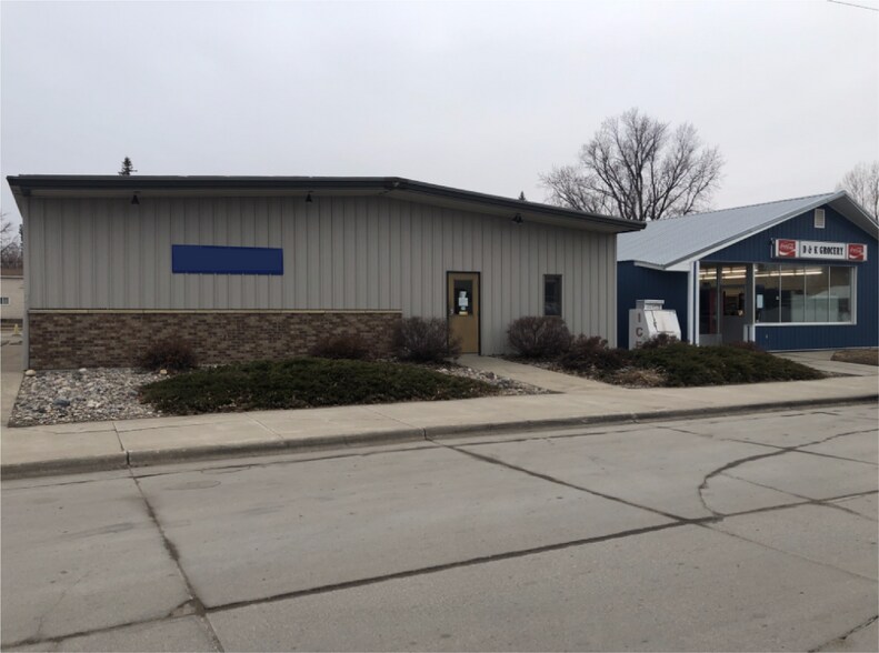 More Photos Of 172 W Stutsman St, Pembina Light Manufacturing For Sale