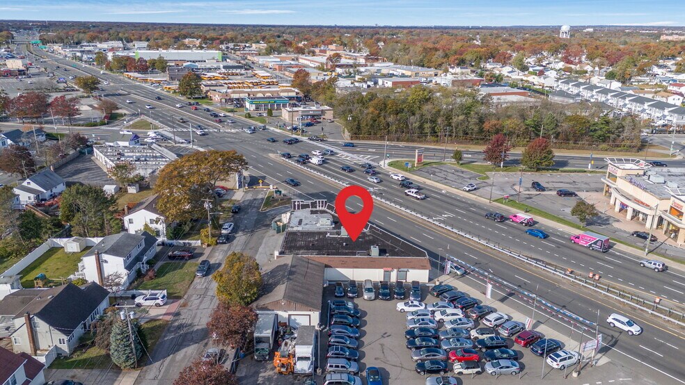 More Photos Of 150 W Sunrise Hwy, Lindenhurst General Retail For Lease