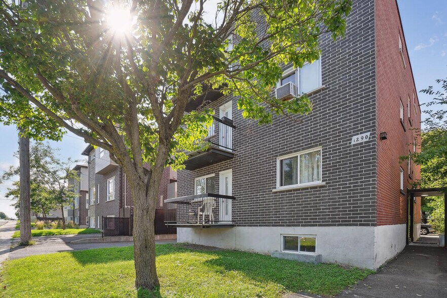 Primary Photo Of 1290 Rue La Salle, Longueuil Apartments For Sale