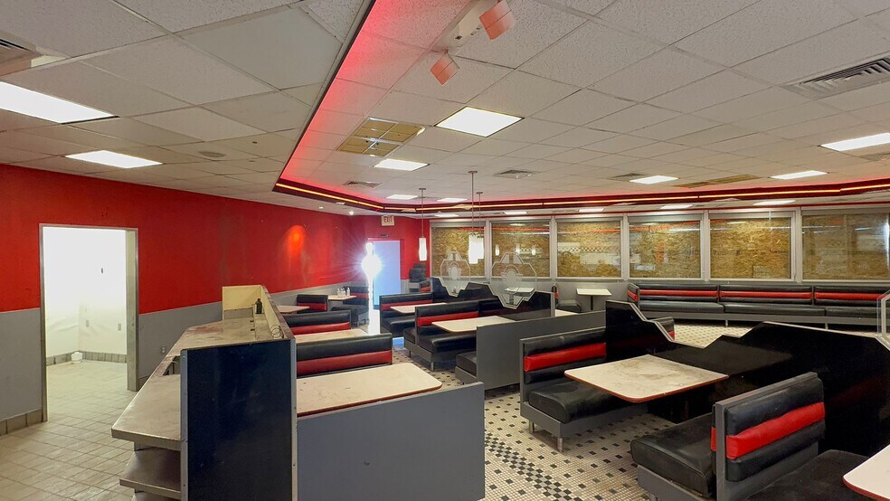 More Photos Of 2441 S Hamilton Rd, Columbus Fast Food For Lease