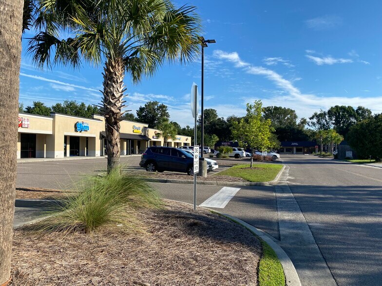 More Photos Of 1662 Savannah Hwy, Charleston Freestanding For Lease