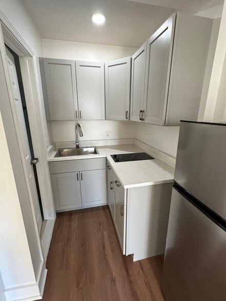 More Photos Of 16001 Dixie Hwy, Holly Apartments For Sale