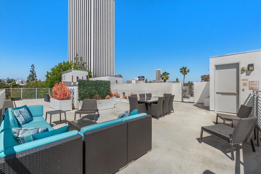 More Photos Of 738 S Ogden Dr, Los Angeles Apartments For Sale