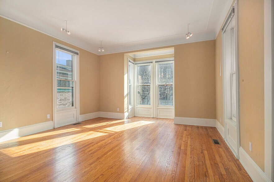 More Photos Of 318 S Thayer St, Ann Arbor Flex For Sale