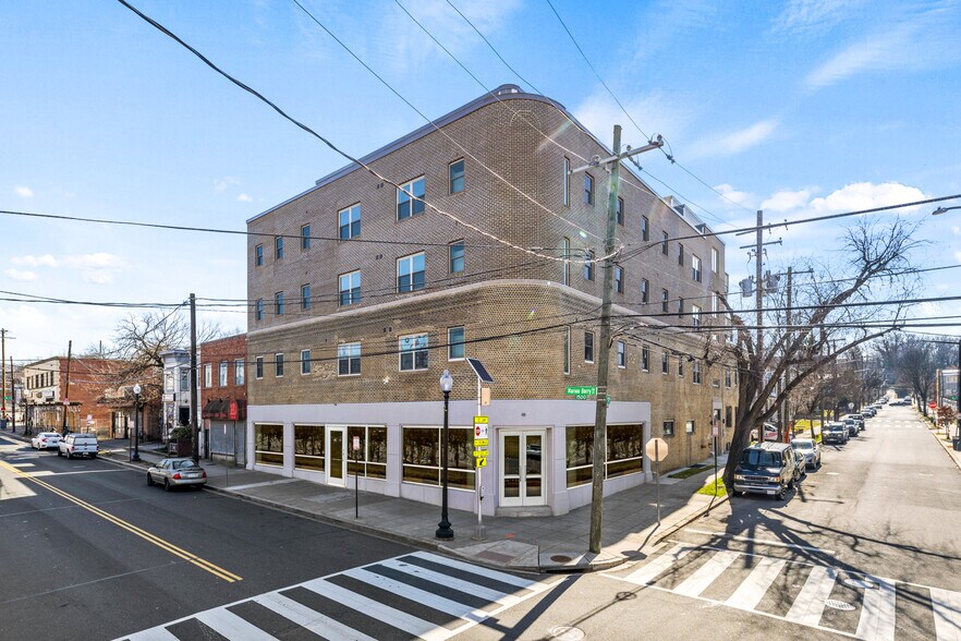 More Photos Of 1916 15th St SE, Washington Apartments For Sale