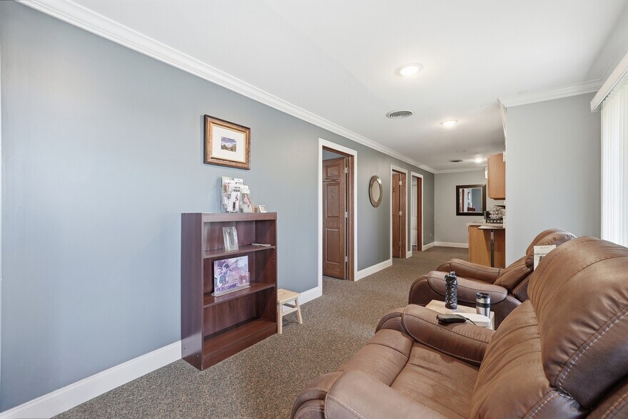 More Photos Of 8265 S Archer Ave, Willow Springs Medical For Sale