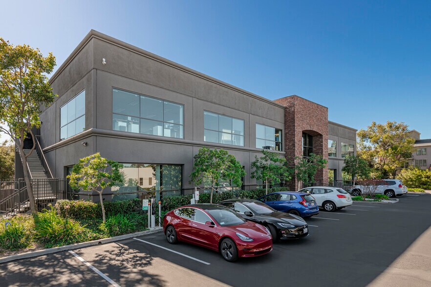 More Photos Of 960 San Antonio Rd, Palo Alto Office For Lease