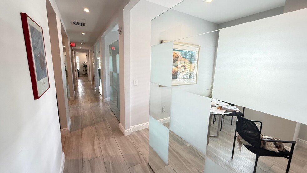 More Photos Of 750 11th St S, Naples Office Residential For Sale