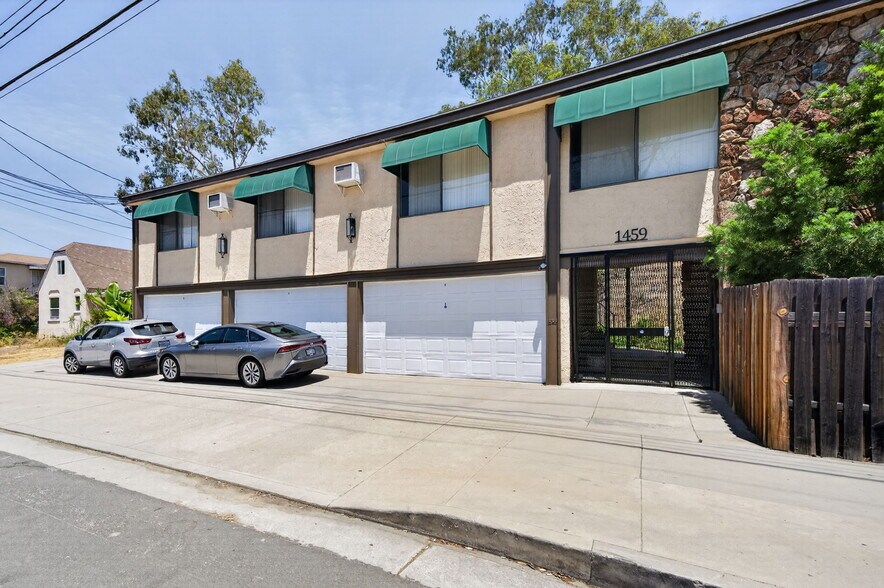 More Photos Of 1459 Stanley Ave, Glendale Apartments For Sale