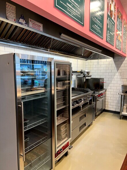 More Photos Of 349 Bedford Ave, Brooklyn Storefront For Lease