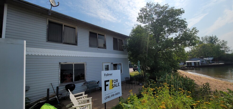 More Photos Of 809 Main Street, La Pointe Office For Sale