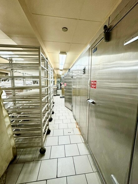 More Photos Of 908-912B Hempstead Tpke, Franklin Square Restaurant For Sale