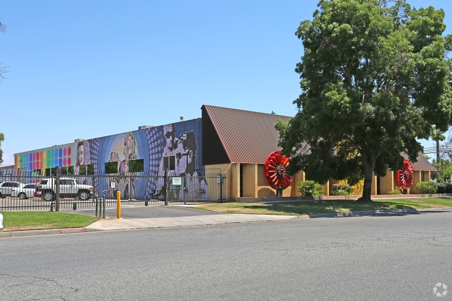 More Photos Of 5661 E Shields Ave, Fresno Unknown For Lease