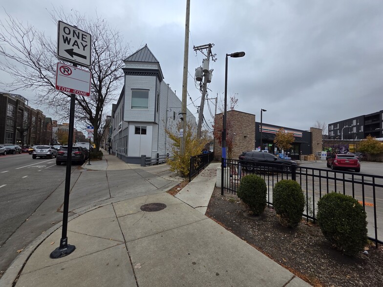 More Photos Of 2329 W Belmont Ave, Chicago Storefront Retail Residential For Lease