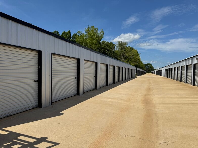 More Photos Of 975 Houston st, Bullard Self Storage For Sale