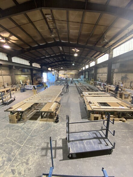 More Photos Of 25 Wareham St, Middleborough Warehouse For Lease