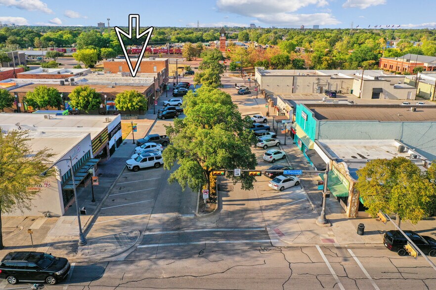 More Photos Of 109-111 S Main St, Irving Restaurant For Sale