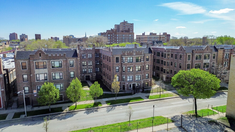 Primary Photo Of 7109 S Bennett Ave, Chicago Apartments For Sale