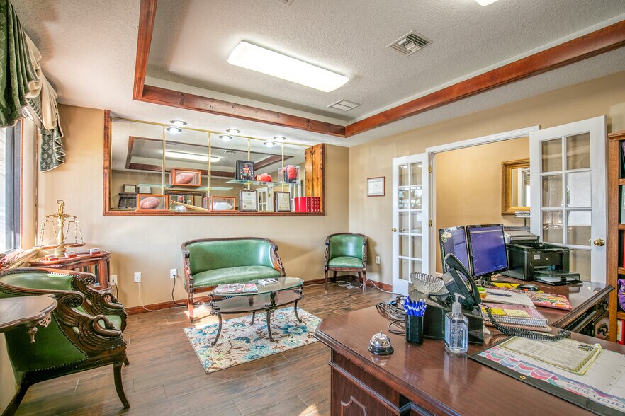 More Photos Of 205 E Burleigh Blvd, Tavares Office For Sale
