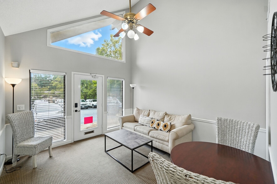 More Photos Of 11285 Elkins Rd, Roswell Office Residential For Sale