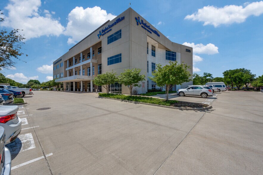More Photos Of 2005 W Park Dr, Irving Medical For Lease