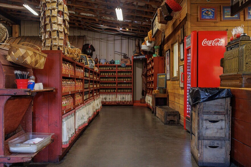 More Photos Of 63 Talona Spur Rd, Ellijay Freestanding For Sale