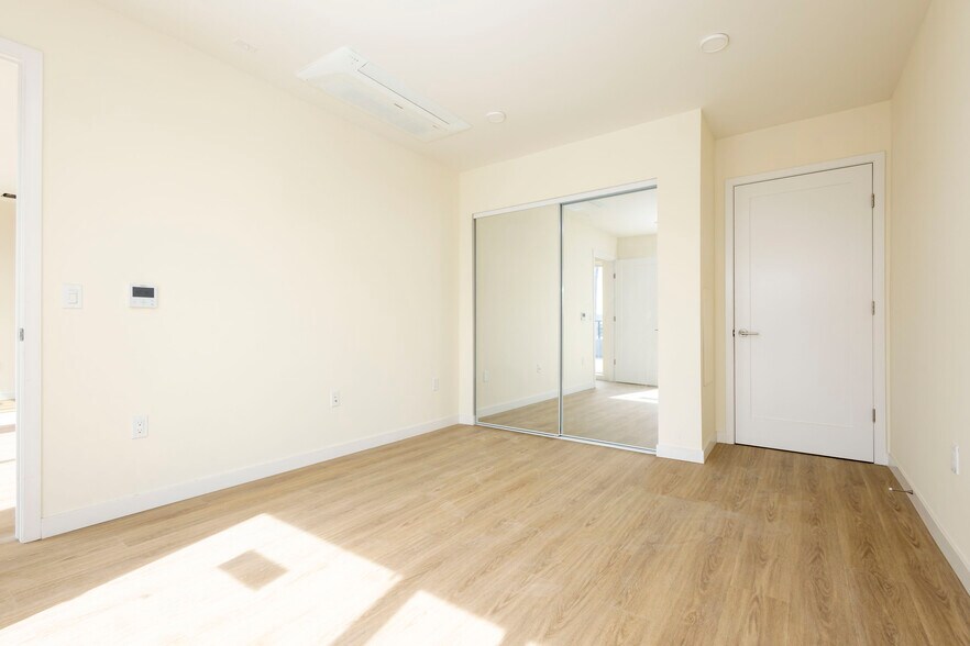More Photos Of 14629 W Erwin St, Van Nuys Apartments For Sale