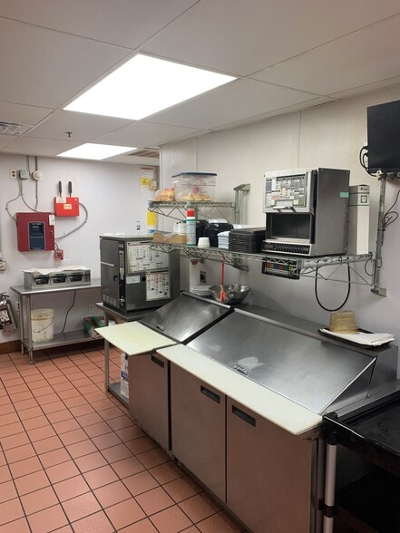 More Photos Of 4011 E Busch Blvd, Tampa Fast Food For Sale