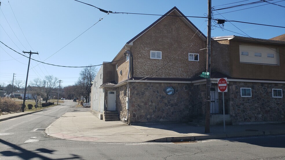 More Photos Of 3501 Birney Ave, Moosic Sports And Entertainment For Sale