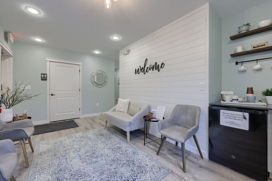 More Photos Of 825 Eden Rd, Lancaster Medical For Sale