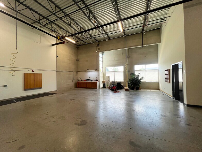 More Photos Of 1292 Humbracht Cir, Bartlett Warehouse For Sale