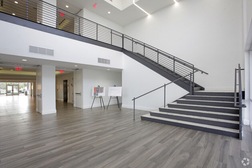 More Photos Of 200-220 Hillsboro Technology Dr, Deerfield Beach Office For Lease