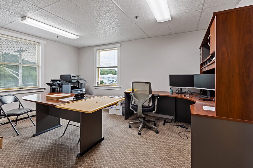 More Photos Of 323 State St, Augusta Office Residential For Sale