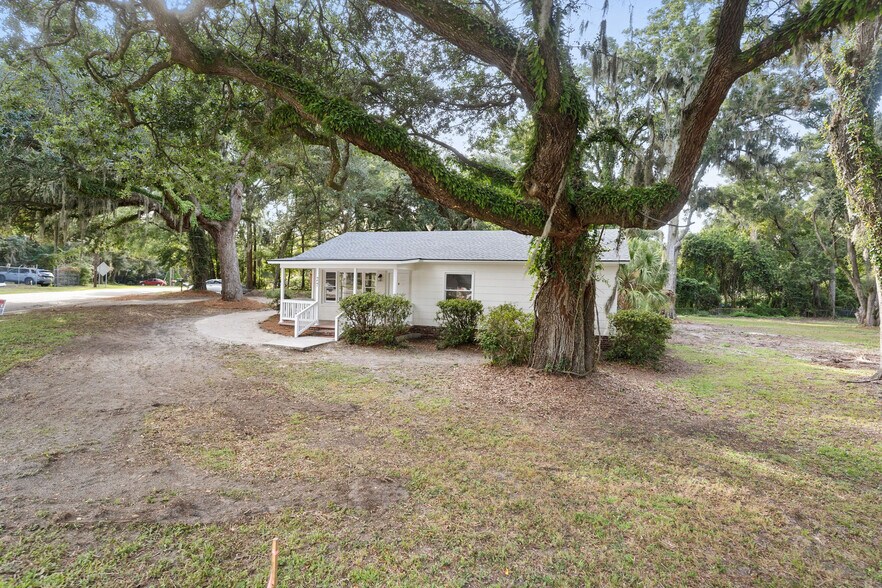 More Photos Of 27 Miller Dr W, Beaufort Office Residential For Sale