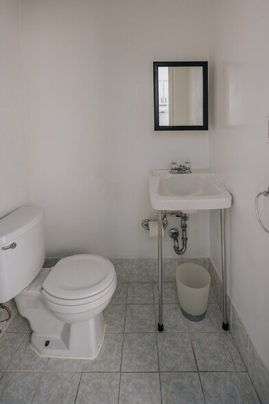 More Photos Of 414 W 42nd St, New York Apartments For Sale