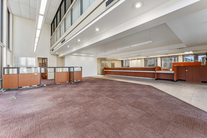 More Photos Of 110 Harding Blvd, Roseville Loft Creative Space For Sale