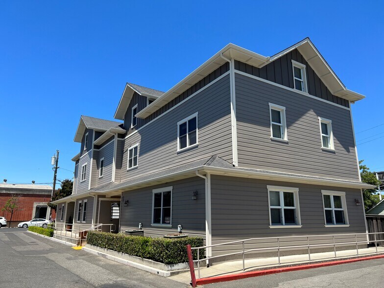 More Photos Of 1030 Seminary St, Napa Office For Sale