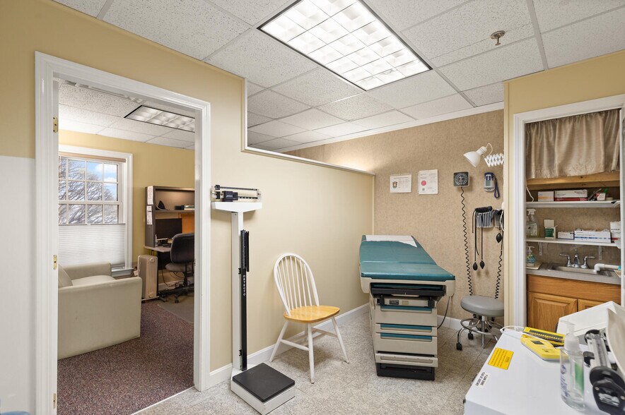 More Photos Of 7 Federal St, Danvers Office For Sale