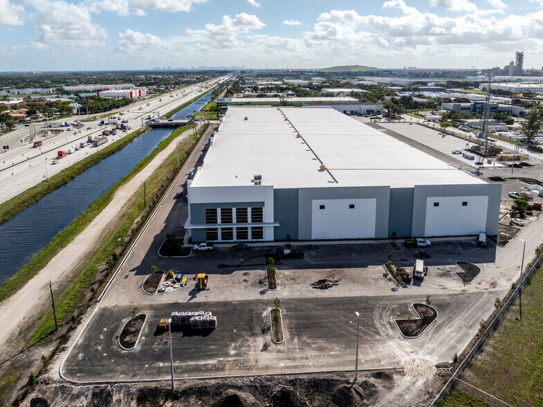 More Photos Of 10900 NW 128th Street, Medley Warehouse For Lease