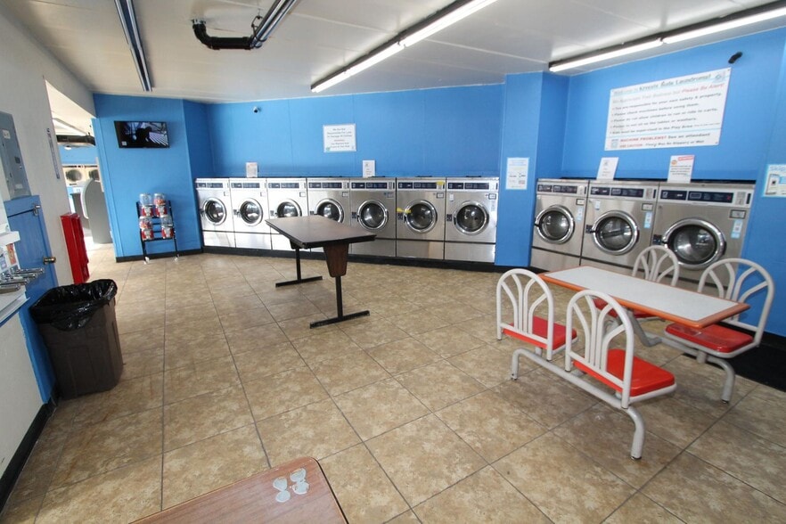 More Photos Of 312 W Keefe Ave, Milwaukee General Retail For Sale