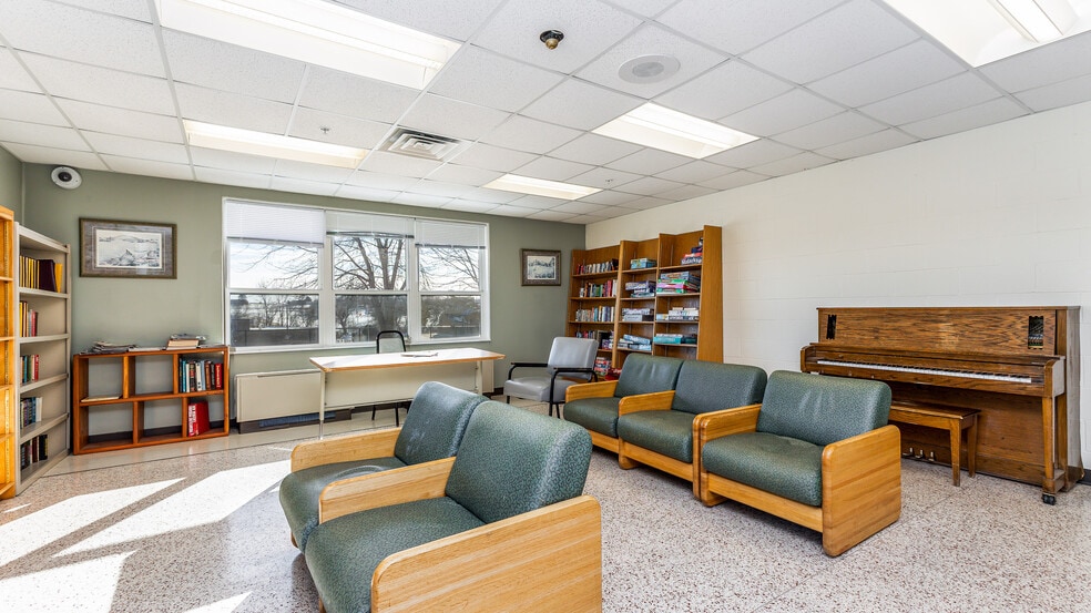 More Photos Of 1160 Seippel Rd, Dubuque Healthcare For Sale