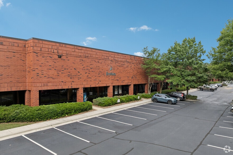 Primary Photo Of 305 Shawnee North Dr, Suwanee Unknown For Lease