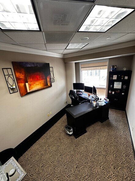 More Photos Of 400 N Ashley Dr, Tampa Office For Lease