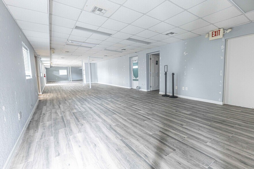 More Photos Of 700 N Main St, Wildwood Freestanding For Sale