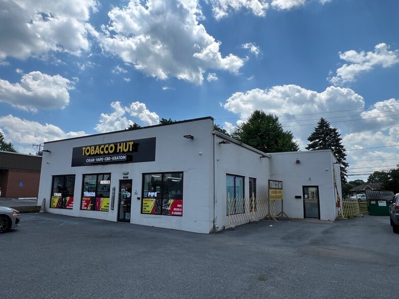 More Photos Of 2282 MacArthur Rd, Whitehall Freestanding For Lease