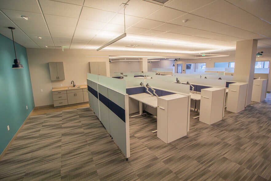 More Photos Of 1712 Route 9, Halfmoon Office For Lease