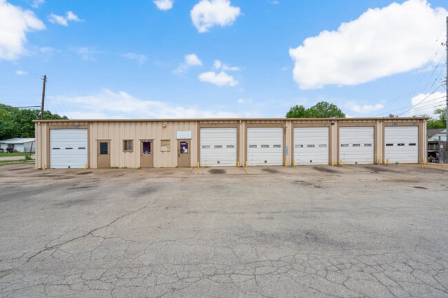 Primary Photo Of 1745 W Hensley Blvd, Bartlesville Service For Lease