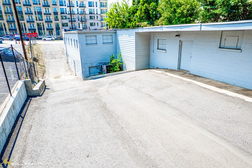 More Photos Of 2087 NE Piedmont Rd, Atlanta Freestanding For Sale