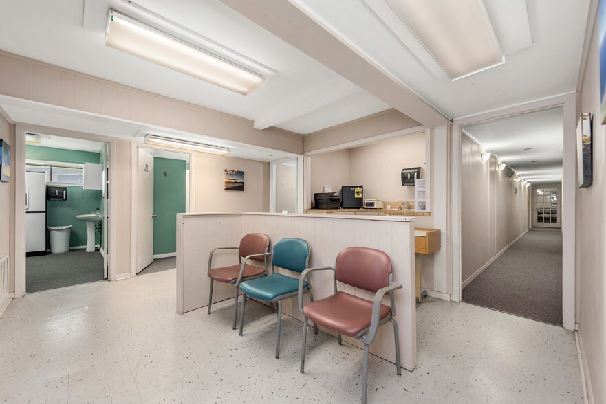 More Photos Of 1507 S College Ave, Bryan Medical For Sale